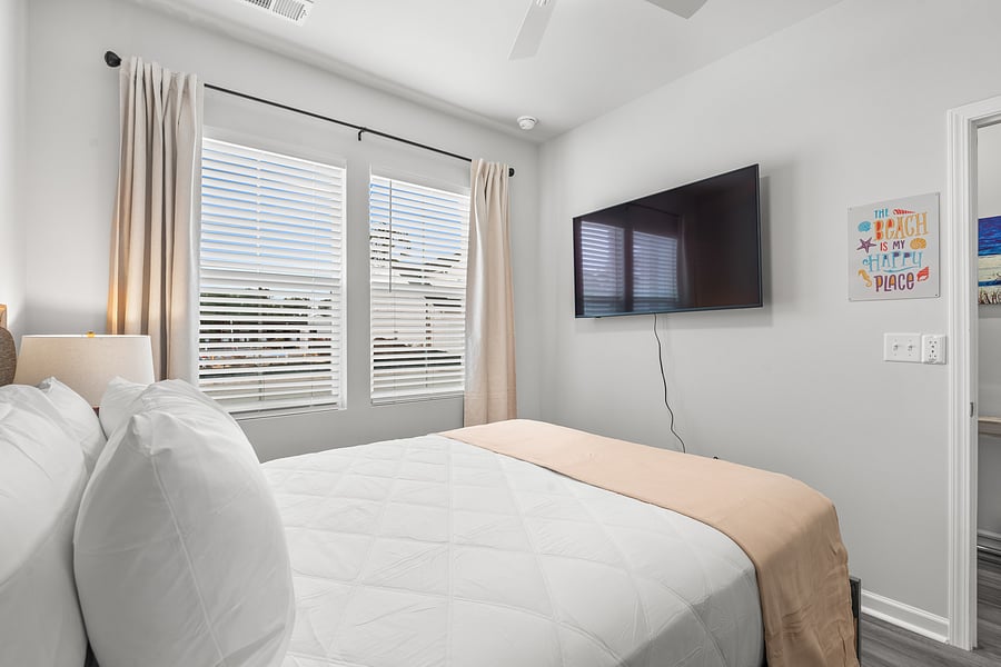 Queen bedroom