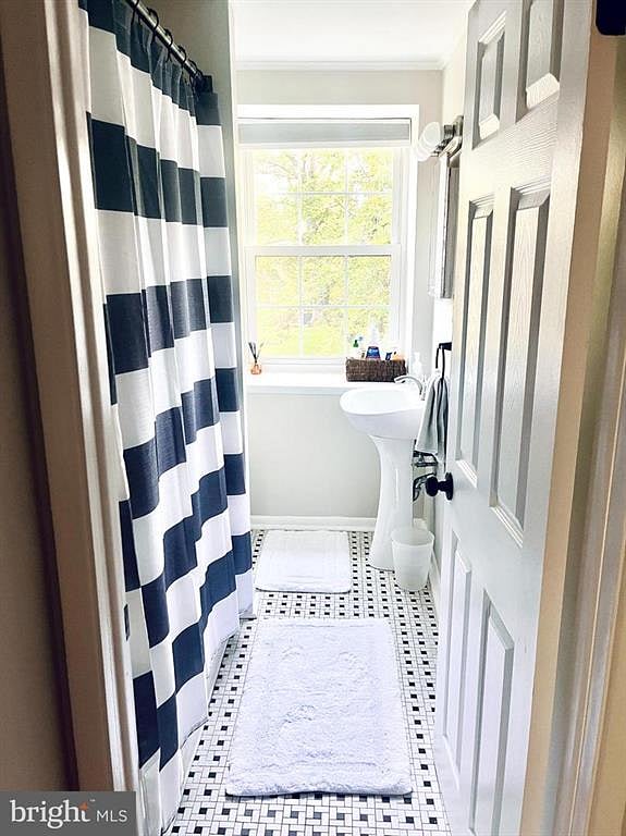 Full Bathroom with Bathtub/Shower