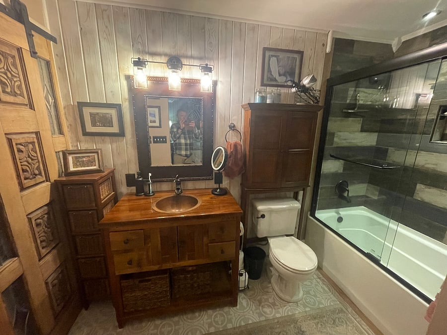 Downstairs private bath