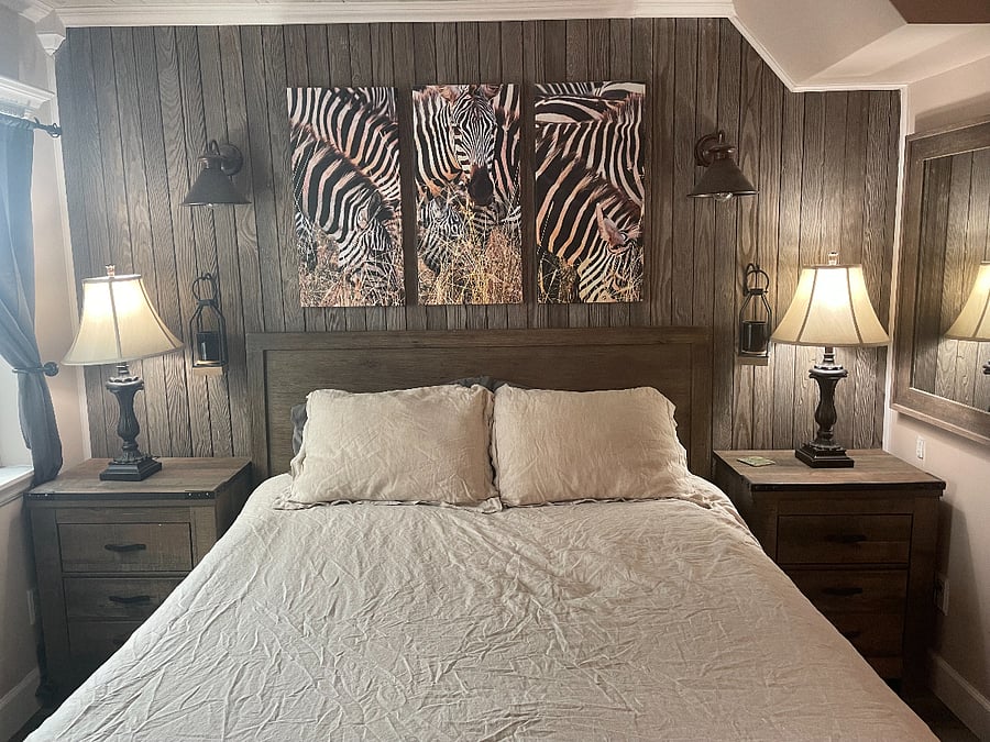 Downstairs private queen bed