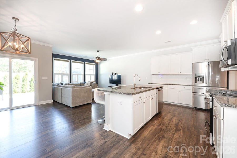 Furnished Finder property 1043085_1 photo 3