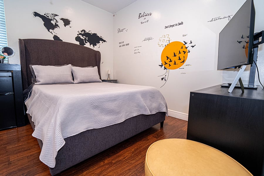 3rd bedroom, queen bed.