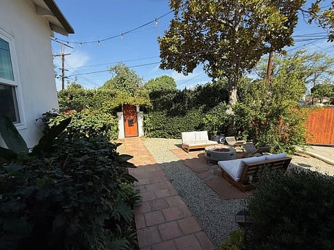 Furnished Finder property 1043236_1 photo 3
