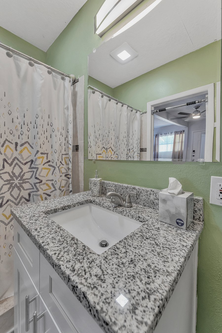 Furnished Finder property 1043272_1 photo 13