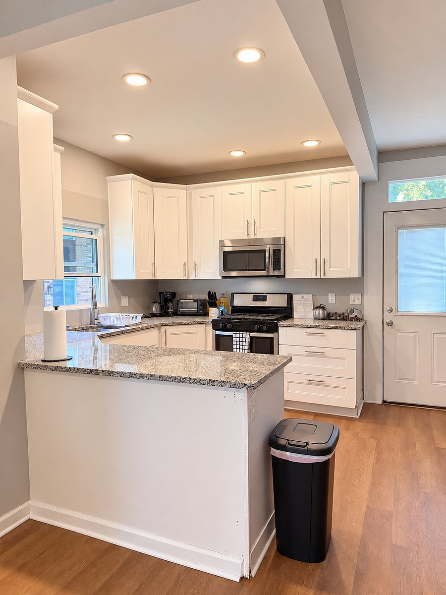 Fully Functional and Equipped Modern Kitchen