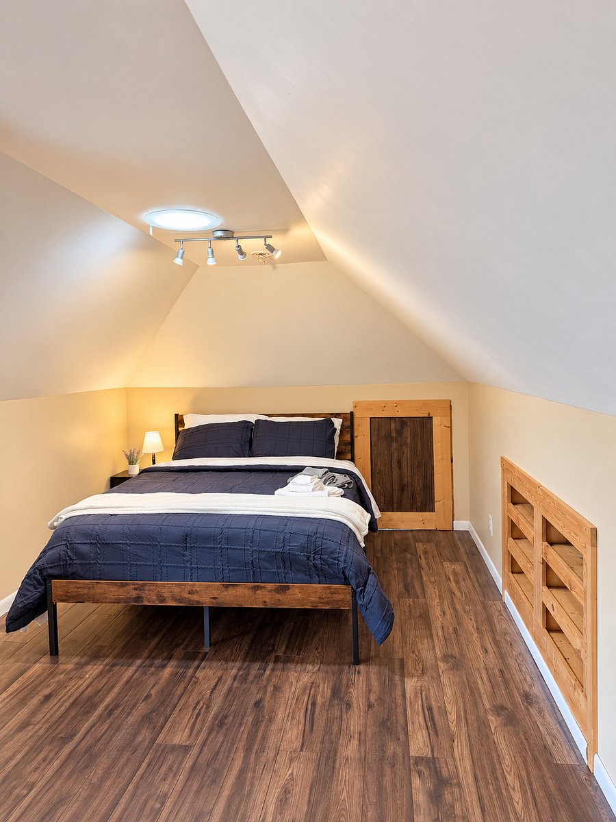 Bedroom 4 / Attic