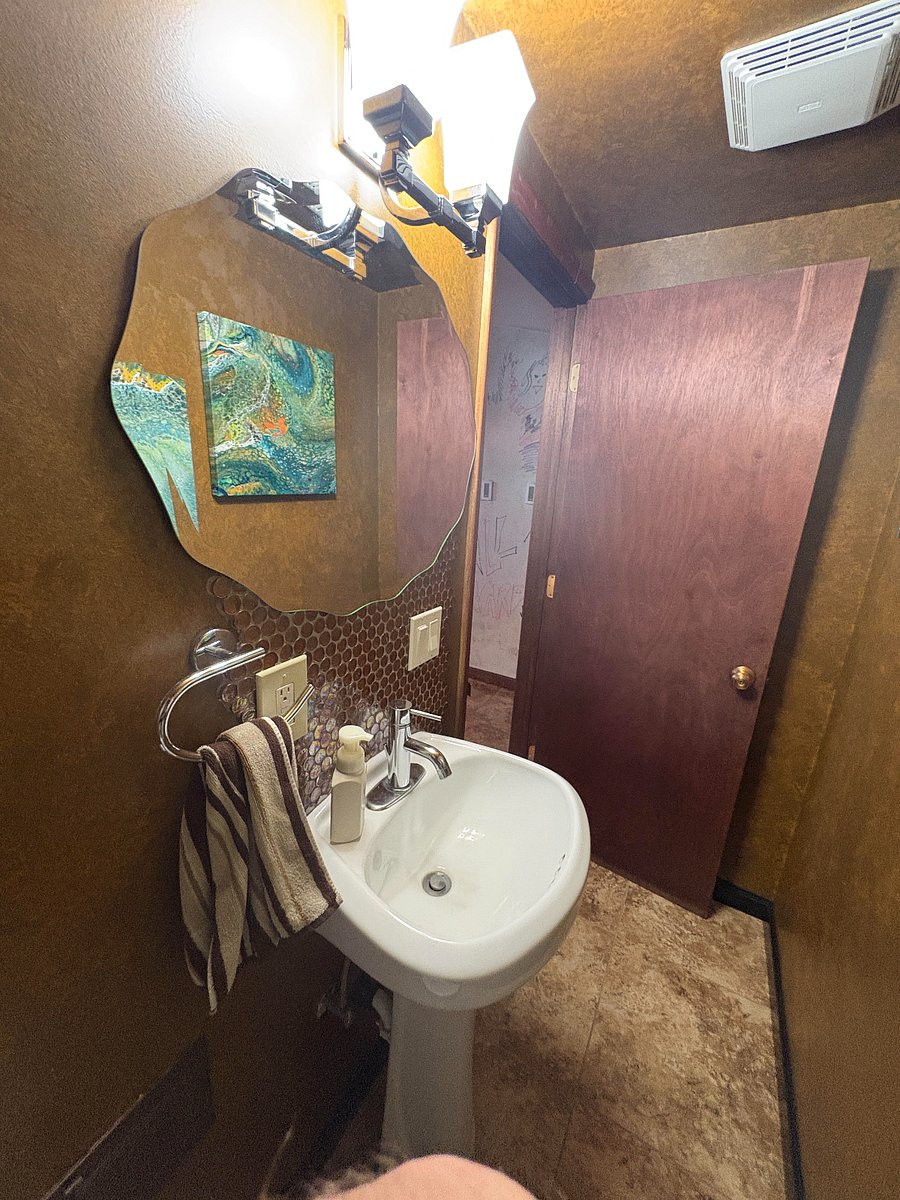 Half Bath off Kitchen-Dinning