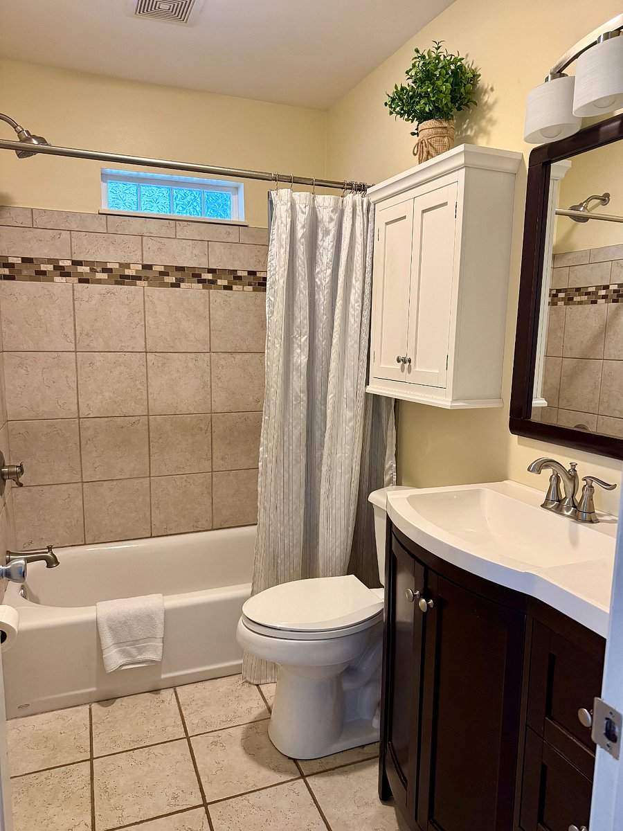 Secondary bathroom