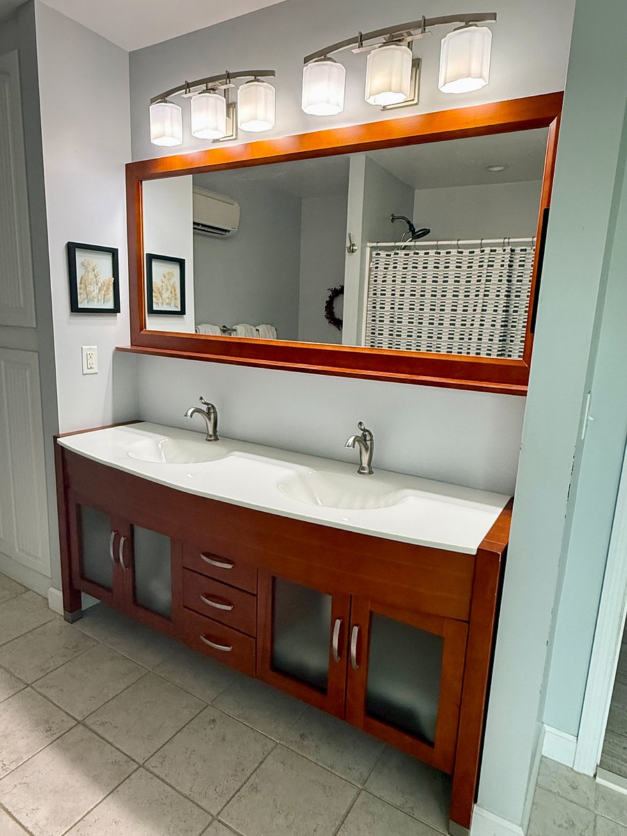 Dual vanity primary bathroom