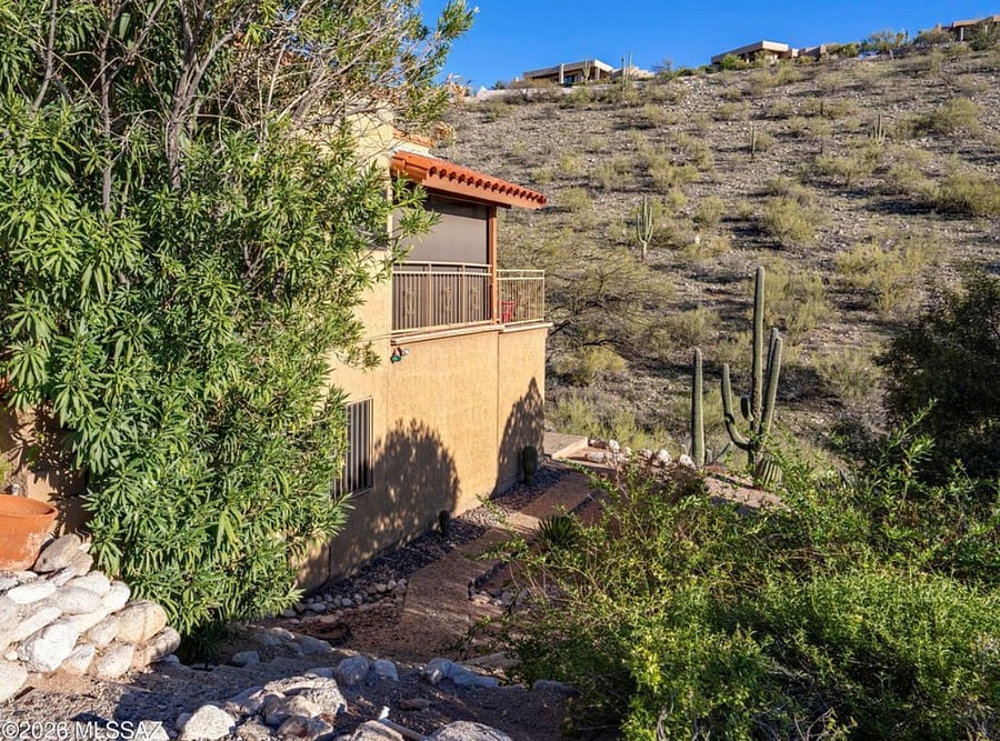 Side steps to guests entrance