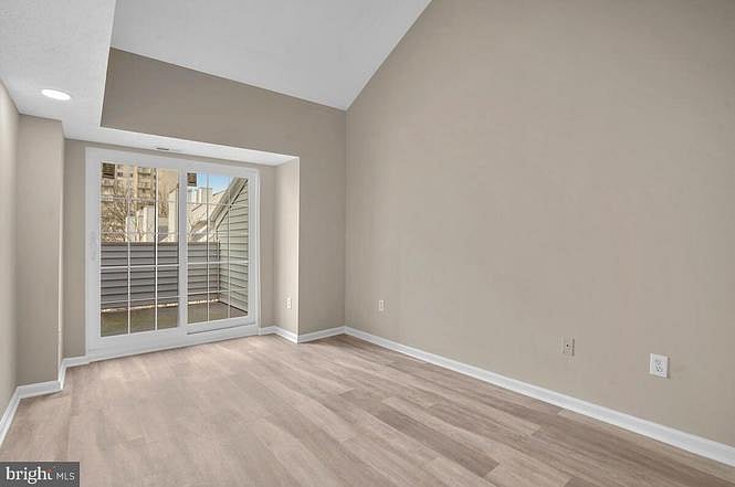 Furnished Finder property 1043461_1 photo 3