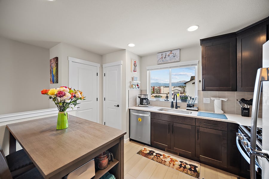 Enjoy an easy, open flow between dining and cooking.
