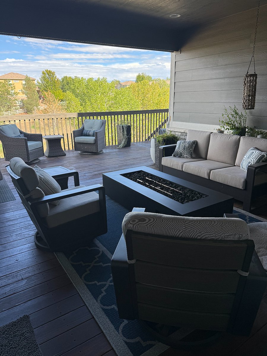 Main level deck with fire pit