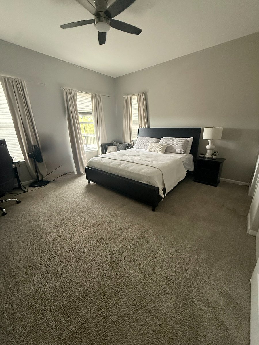 main floor bedroom (king)