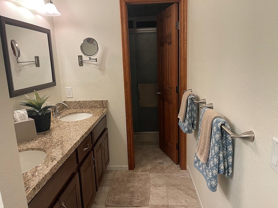 Double sink vanity