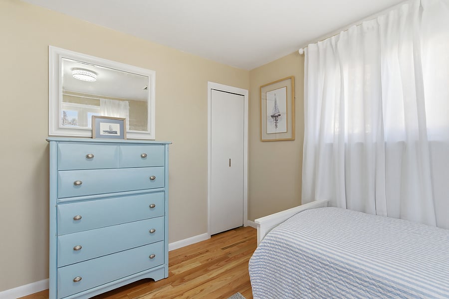 Bedroom 3 (Dresser and Closet)