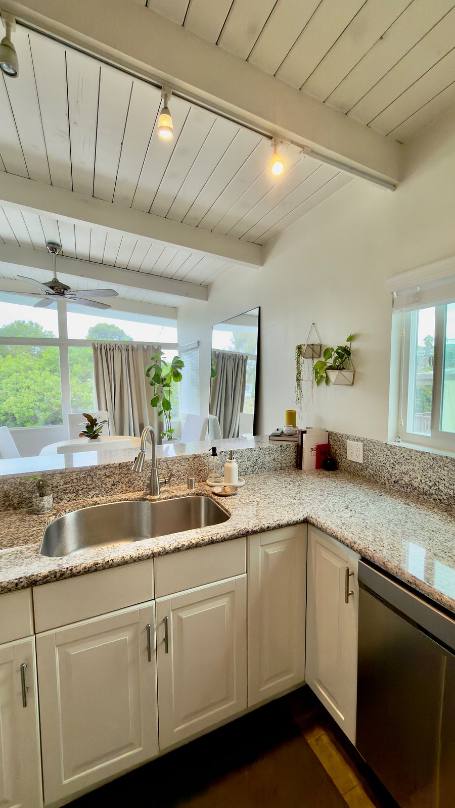 Furnished Finder property 1043650_1 photo 4