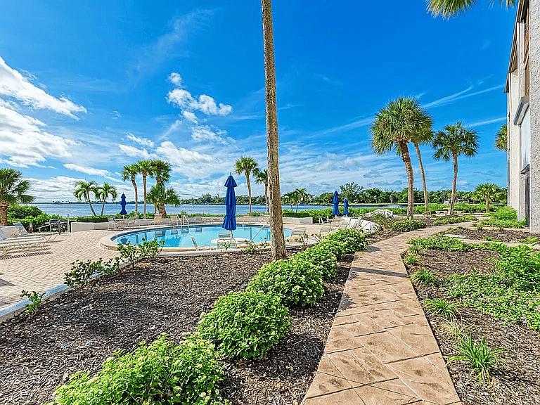 Furnished Finder property 1043652_1 photo 26