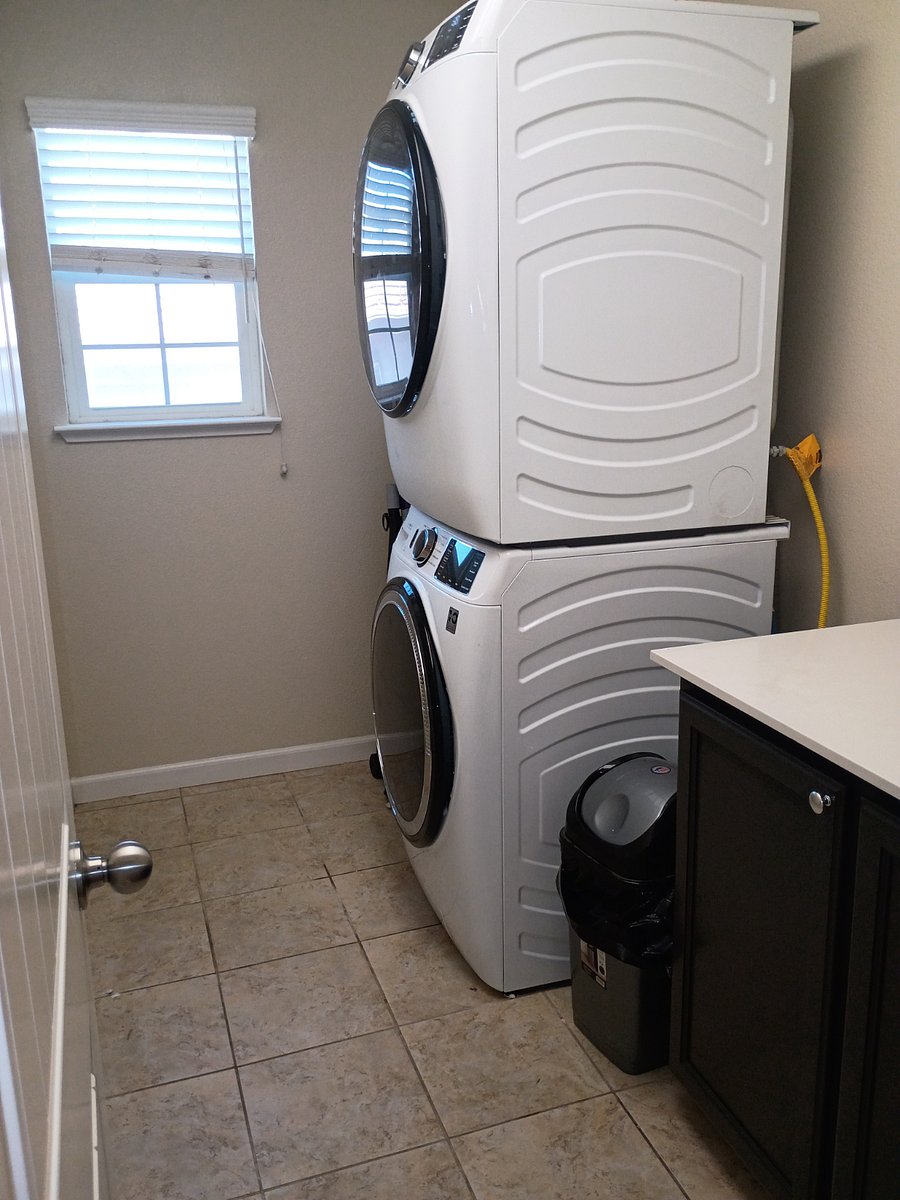 Furnished Finder property 1043718_1 photo 12
