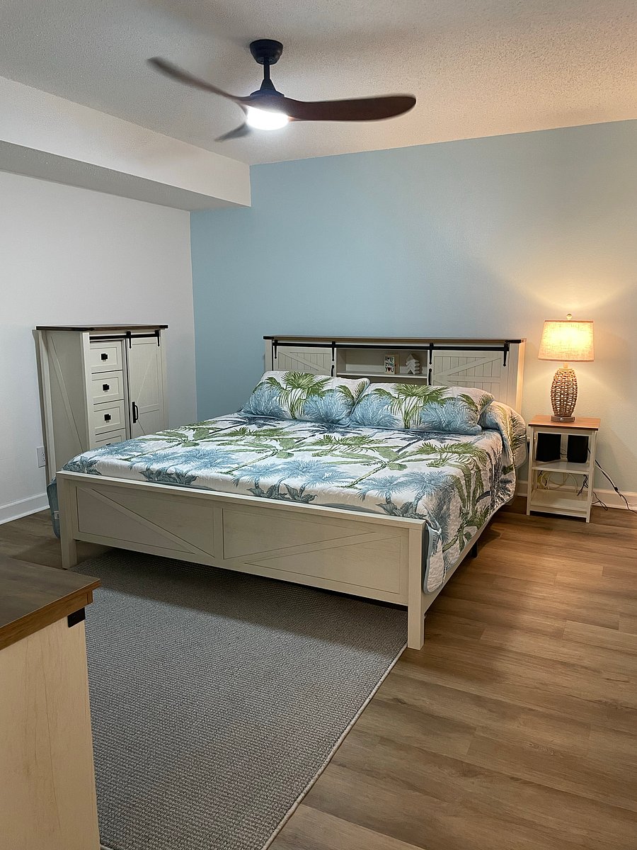 Master Bedroom with King bed