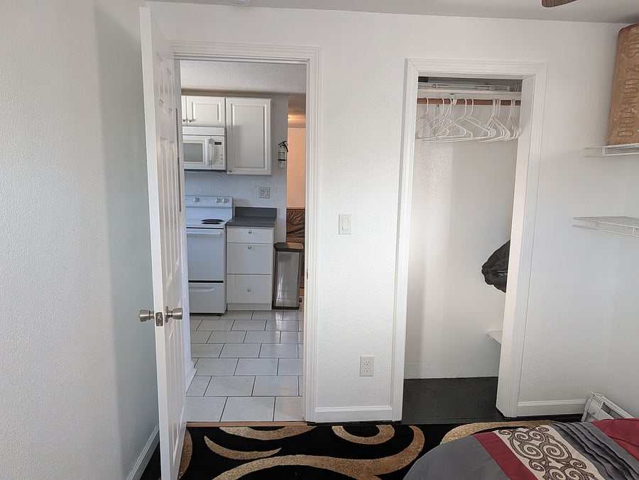 Furnished Finder property 1043770_1 photo 12