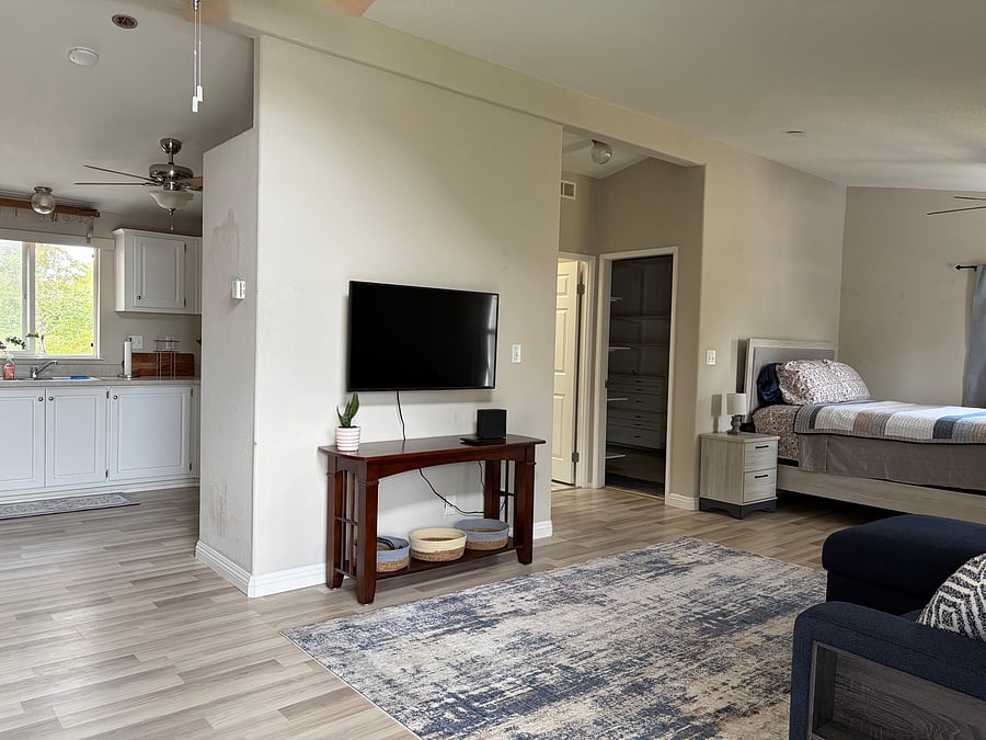 Furnished Finder property 1043779_1 photo 4