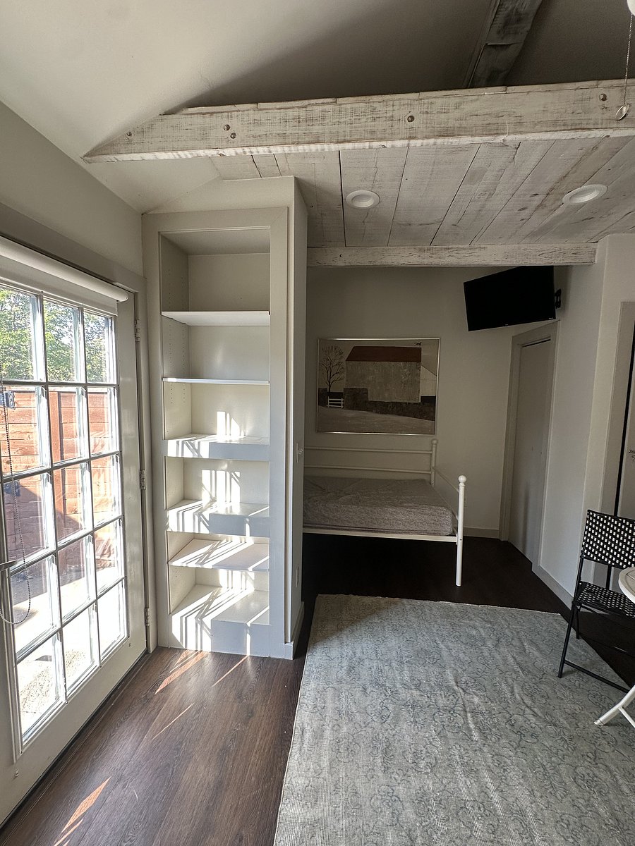 Furnished Finder property 1043796_1 photo 13