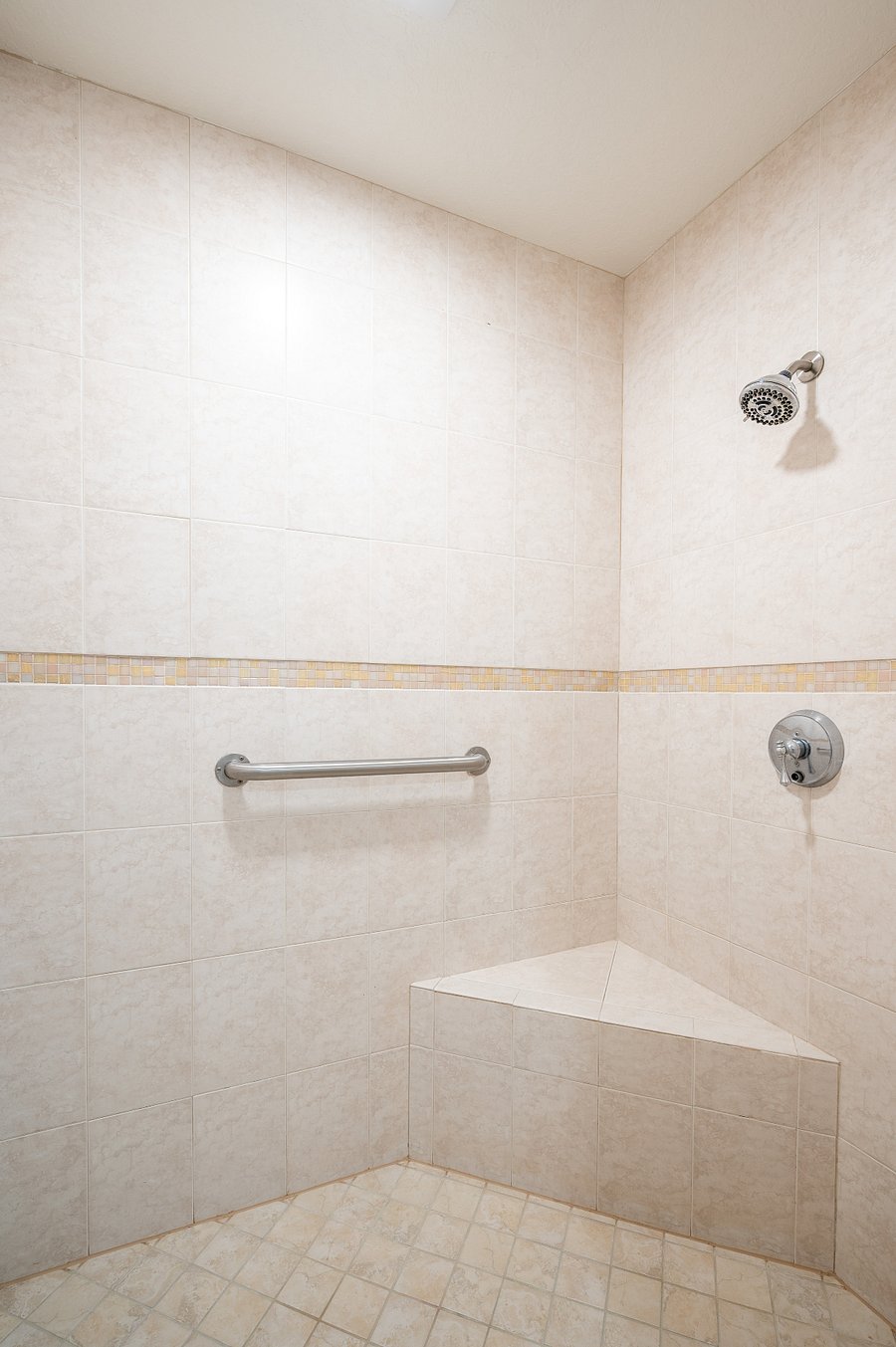 Furnished Finder property 1043844_1 photo 12