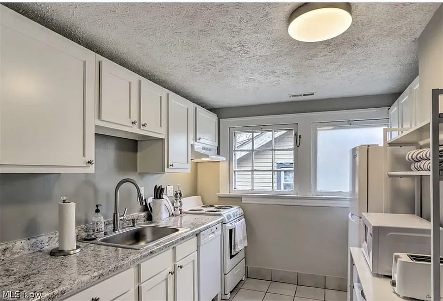 Furnished Finder property 1043886_3 photo 3