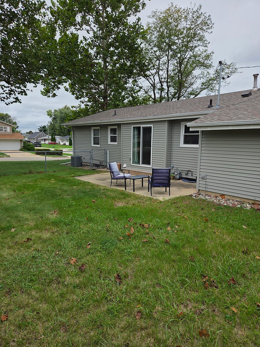 Fenced in yard plus more yard outsode the fenced in area. BBQ on the nice patio