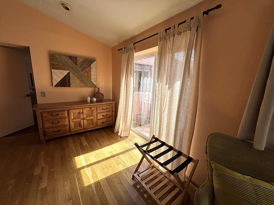 Furnished Finder property 1043913_1 photo 10