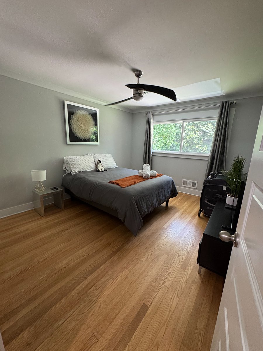 Queen bed with crib