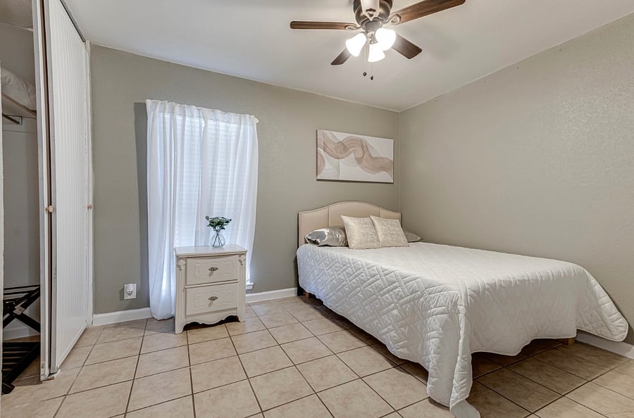 Bedroom 3 with memory foam queen mattress.