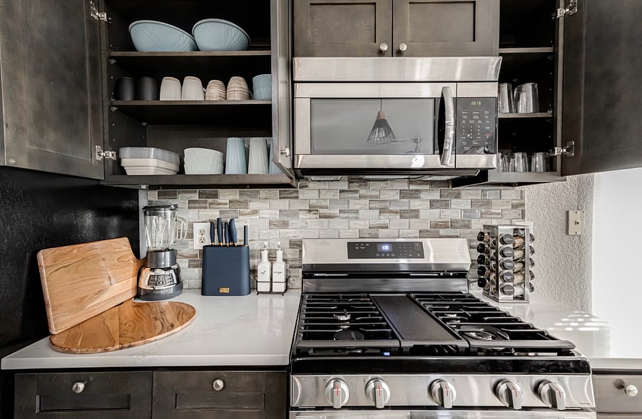 Fully stocked GAS kitchen.