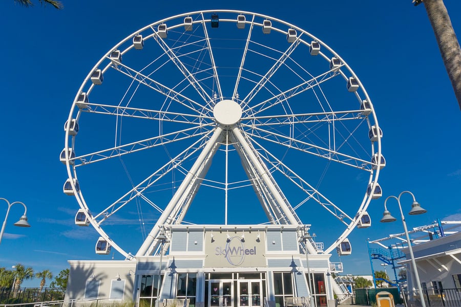Pier Park and the SkyWheel offer shopping, dining and entertainment nearby