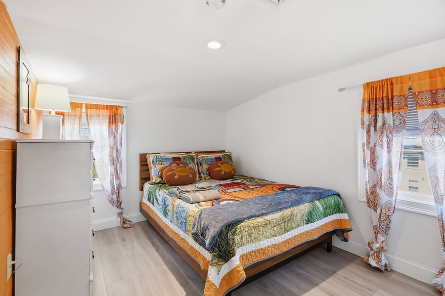 Third bedroom (queen bed) on 2nd floor