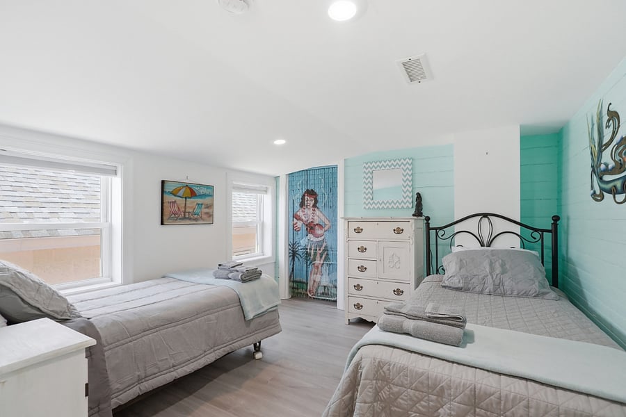 Fourth bedroom (two twin beds) on 2nd floor