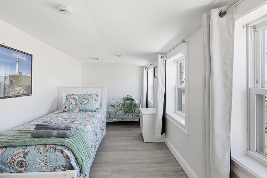 Fifth bedroom (two twin beds) on 2nd floor