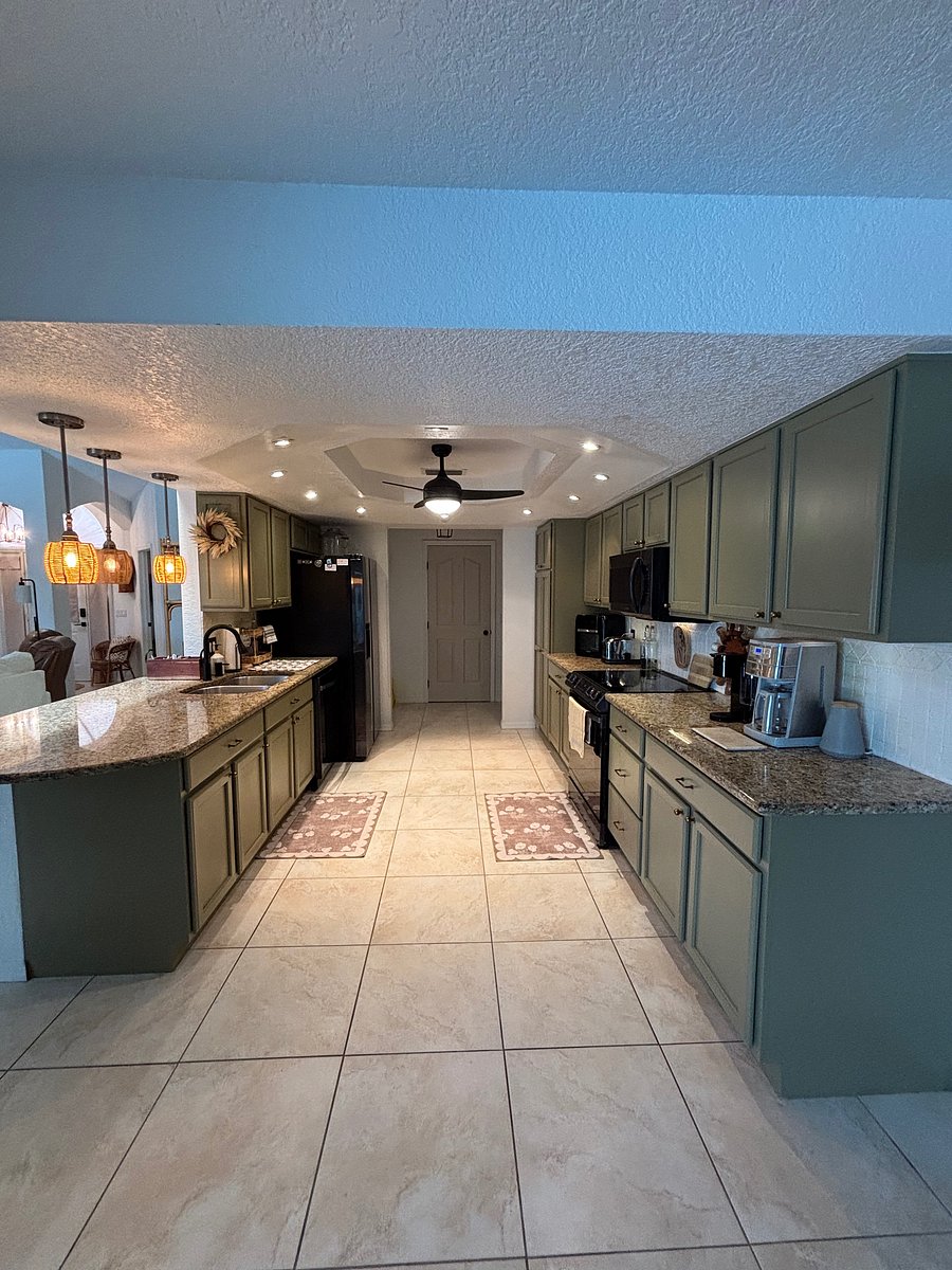 fully stocked kitchen