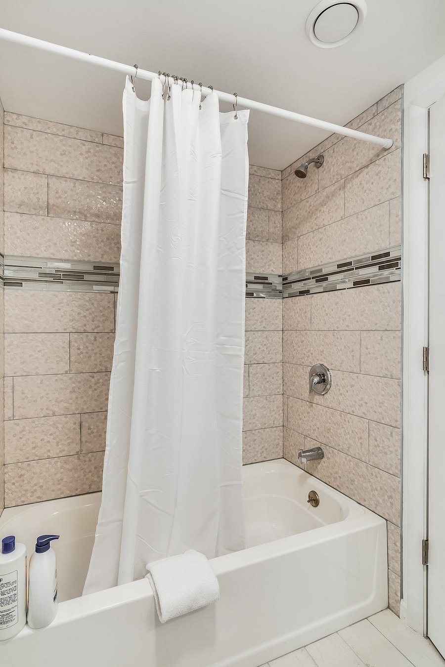 Furnished Finder property 1044200_1 photo 18