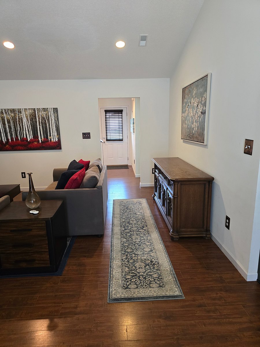 Furnished Finder property 1044310_1 photo 3