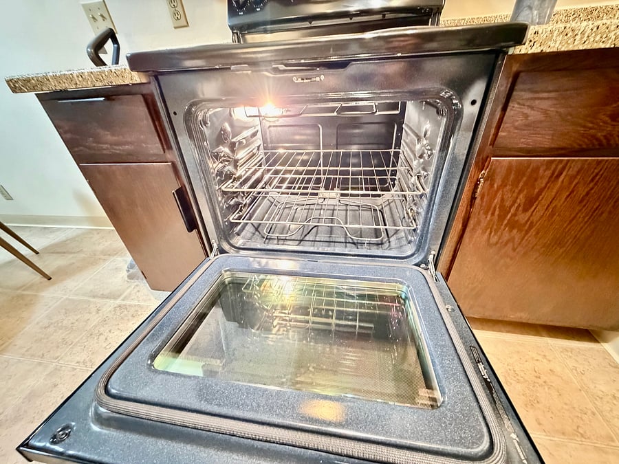 New Oven with 4 electric stove.