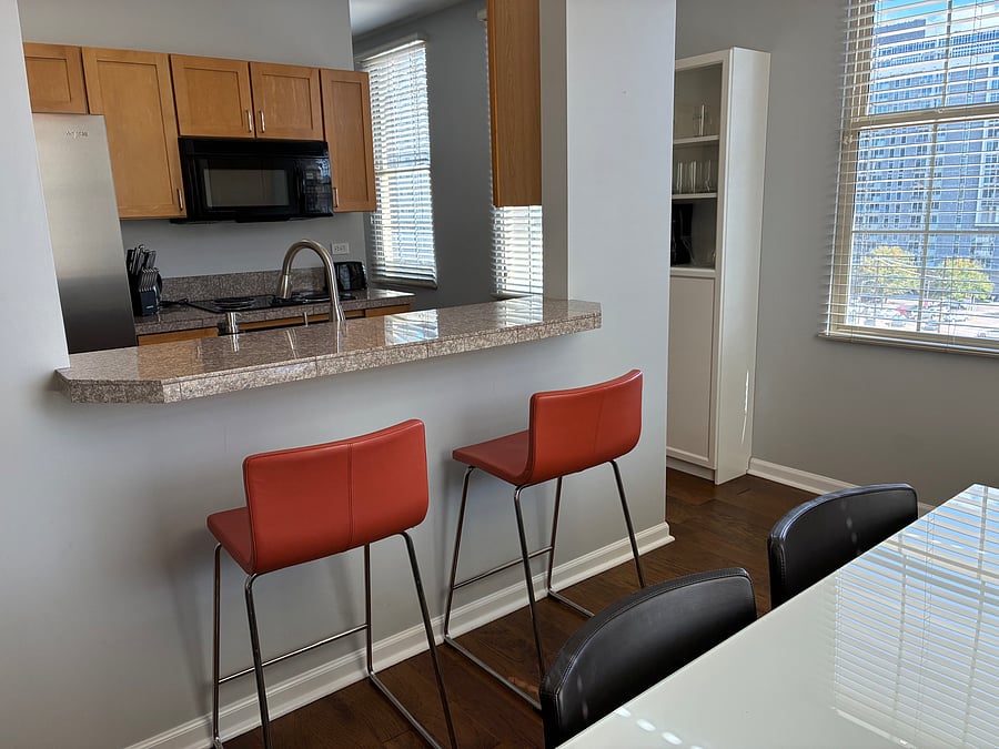 Lunch bar between kitchen and dining area.