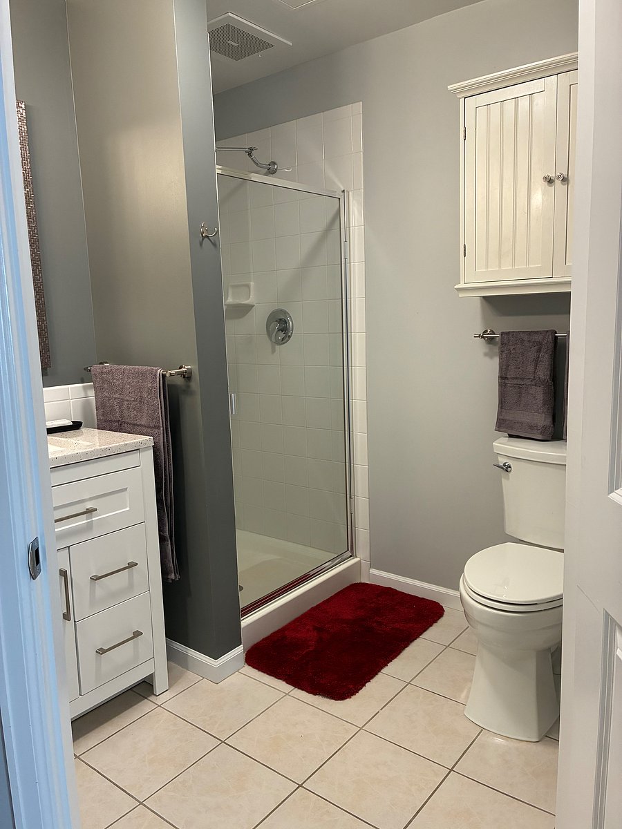 3/4 bath off the den