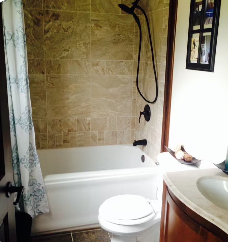 Main level bathroom with jacuzzi tub!