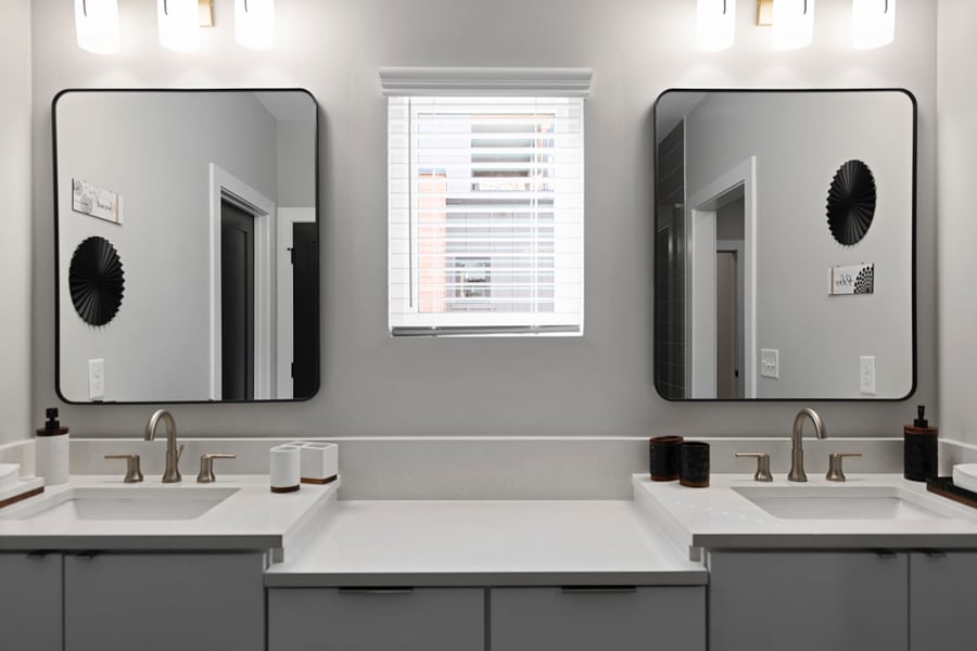Full Bathroom 1 (Air conditioning, Body soap, Conditioner, Heating, Hot water, Shampoo, Shower gel)