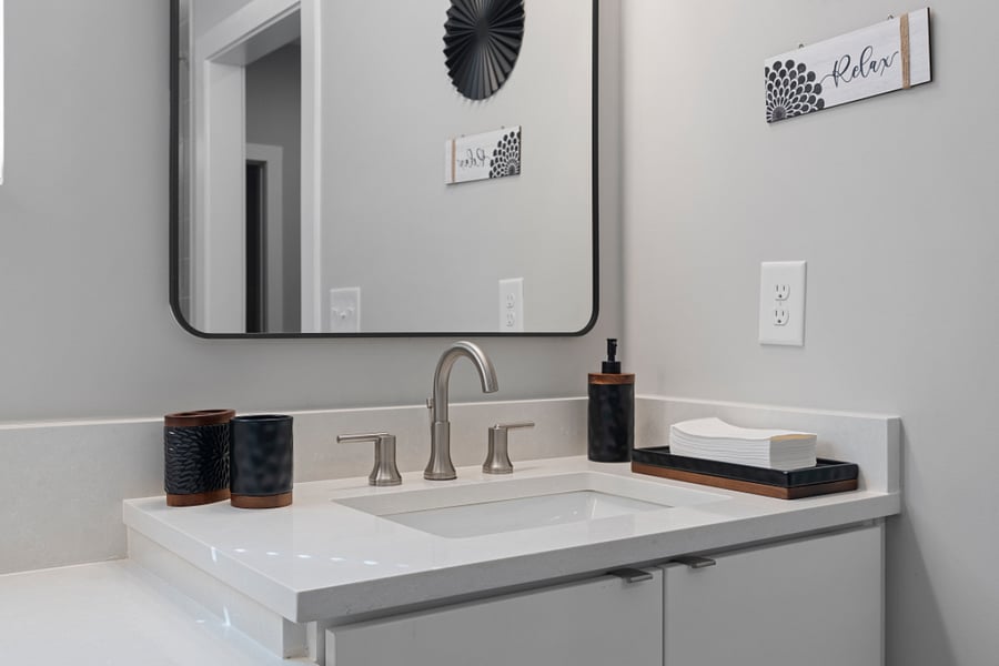Full Bathroom 1 (Air conditioning, Body soap, Conditioner, Heating, Hot water, Shampoo, Shower gel)