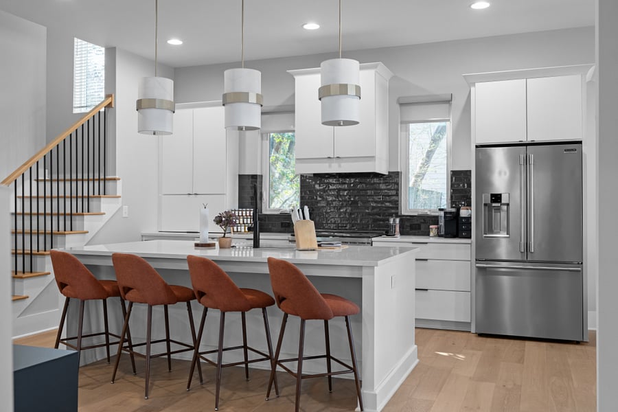 Full Kitchen (Baking sheet, Coffee, Coffee maker, Cooking basics, Dishes and silverware, Dishwasher, Freezer, Hot water kettle, Microwave, Oven, Refrigerator, Stove, Toaster, Trash compactor, Wine glasses)