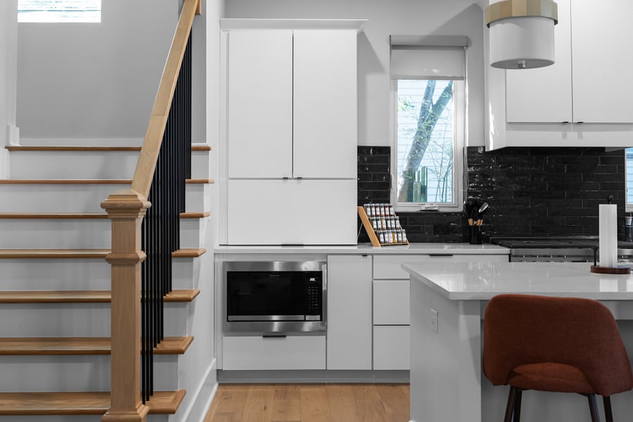 Full Kitchen (Baking sheet, Coffee, Coffee maker, Cooking basics, Dishes and silverware, Dishwasher, Freezer, Hot water kettle, Microwave, Oven, Refrigerator, Stove, Toaster, Trash compactor, Wine glasses)