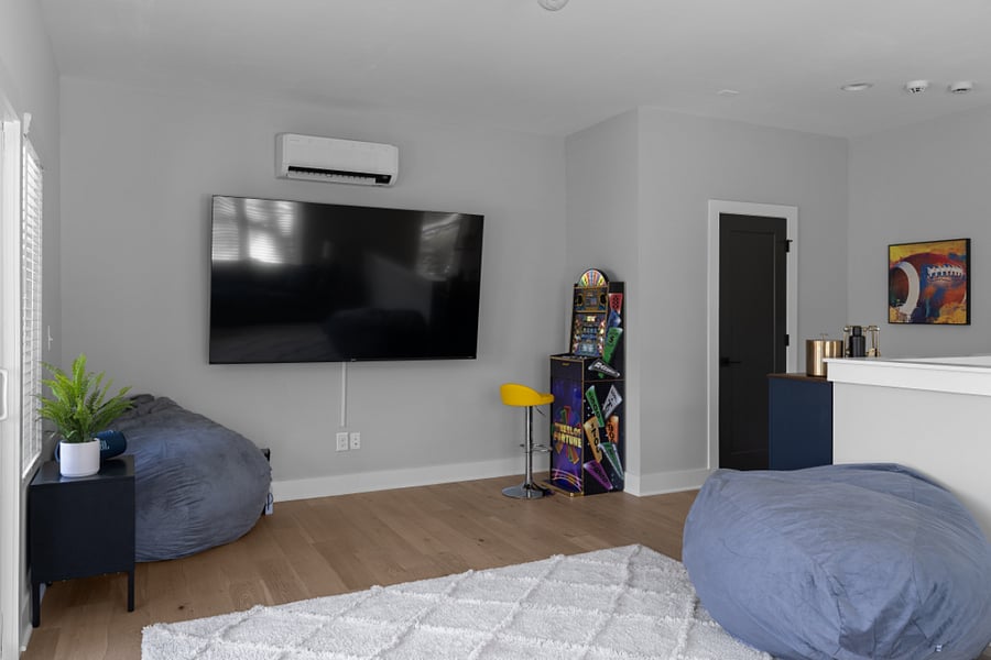 Entertainment & Game Loft
